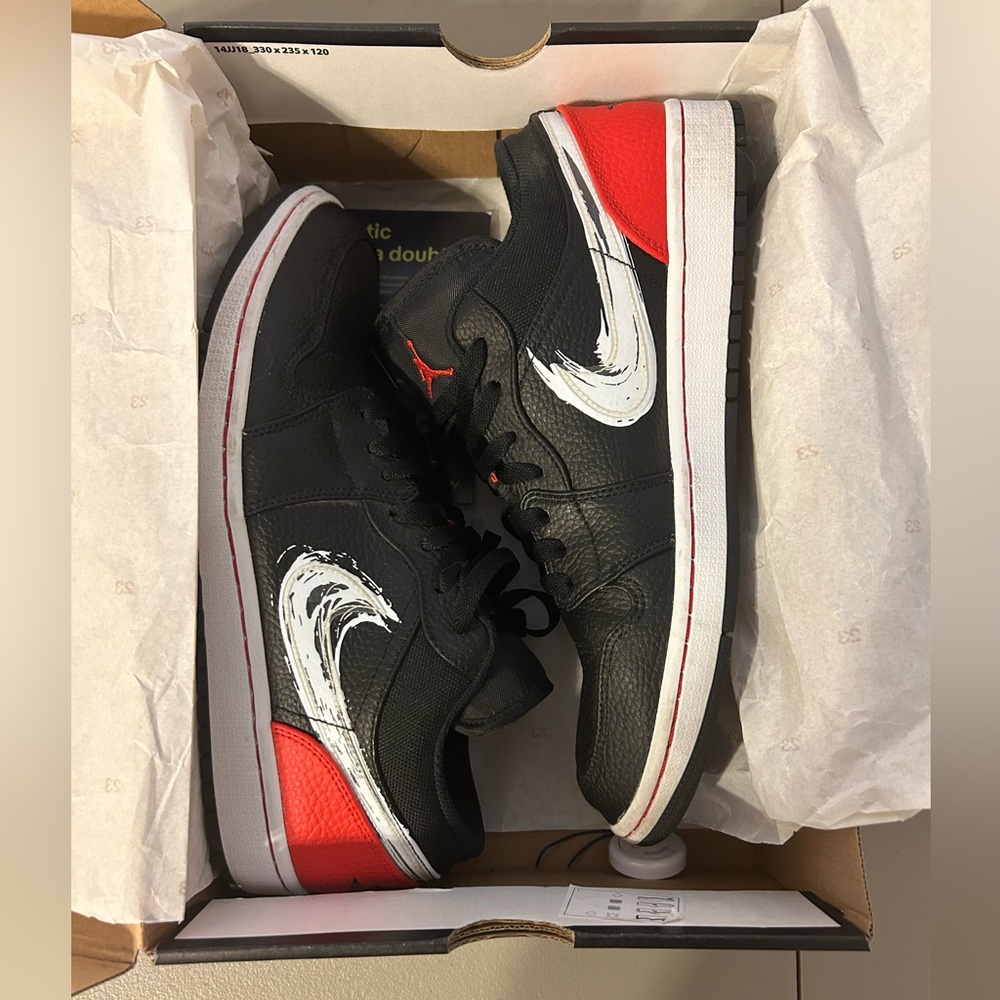 Authentic Air Jordan 1 Low Brushstroke Black Great Condition SZ 11